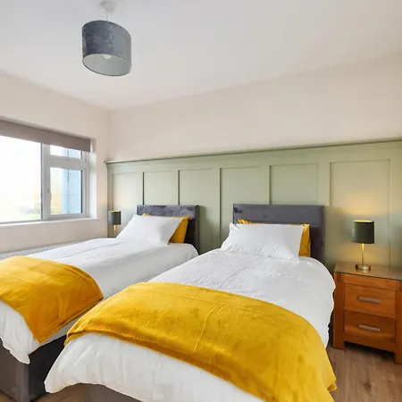 The Manor 4 Bedrooms Sleeps 7